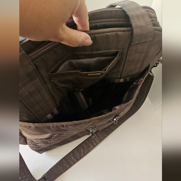 Lug Bumper Overnight Duffle Bag - Picture 14 of 15